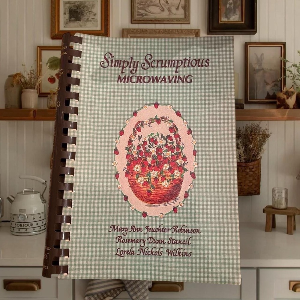 Simply‎ Scrumptious Microwaving cookbook from 1980s